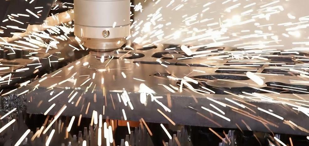 plate laser cutting